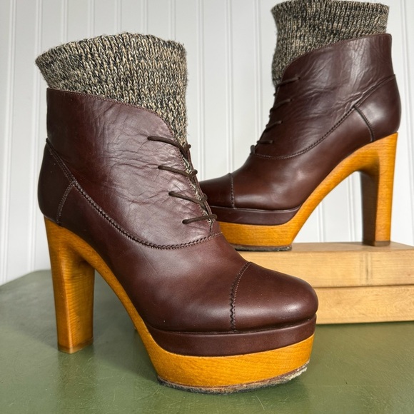 Chloe Wood Sole Lace-Front Platform Boots with Heathered Sock Lining *Italy* - Picture 12 of 13